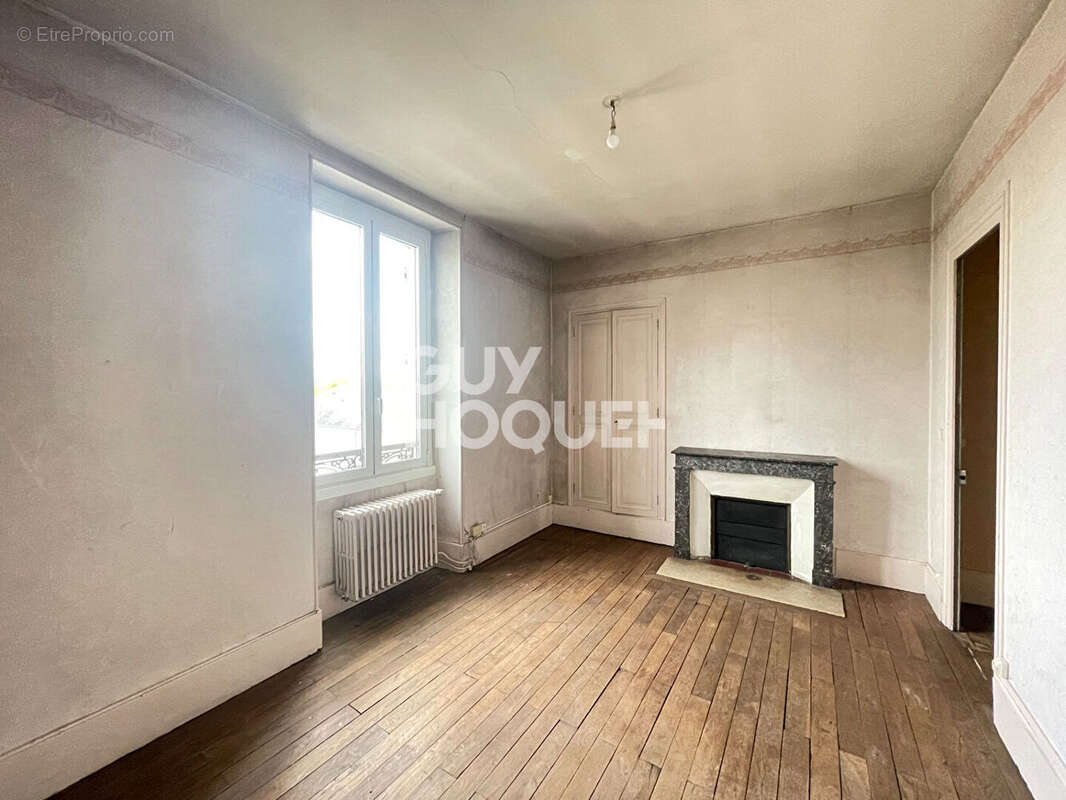 Maison à SAINT-DOULCHARD