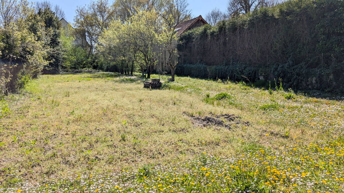 Terrain à NAZELLES-NEGRON