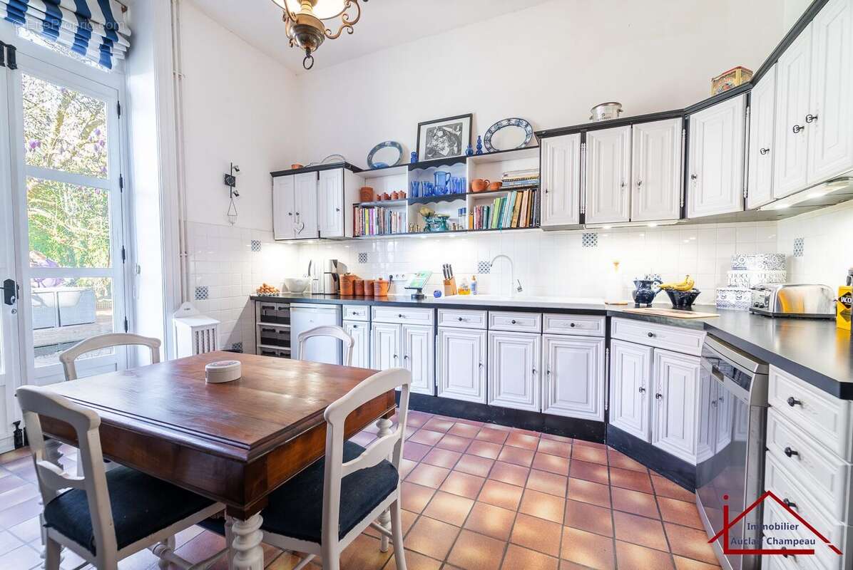 Maison à EYMOUTIERS