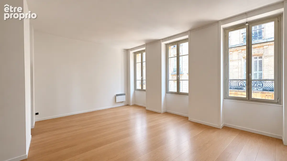 Appartement 2 pièces -  54.97 m2 - PLACE DU PALAIS - photo 2