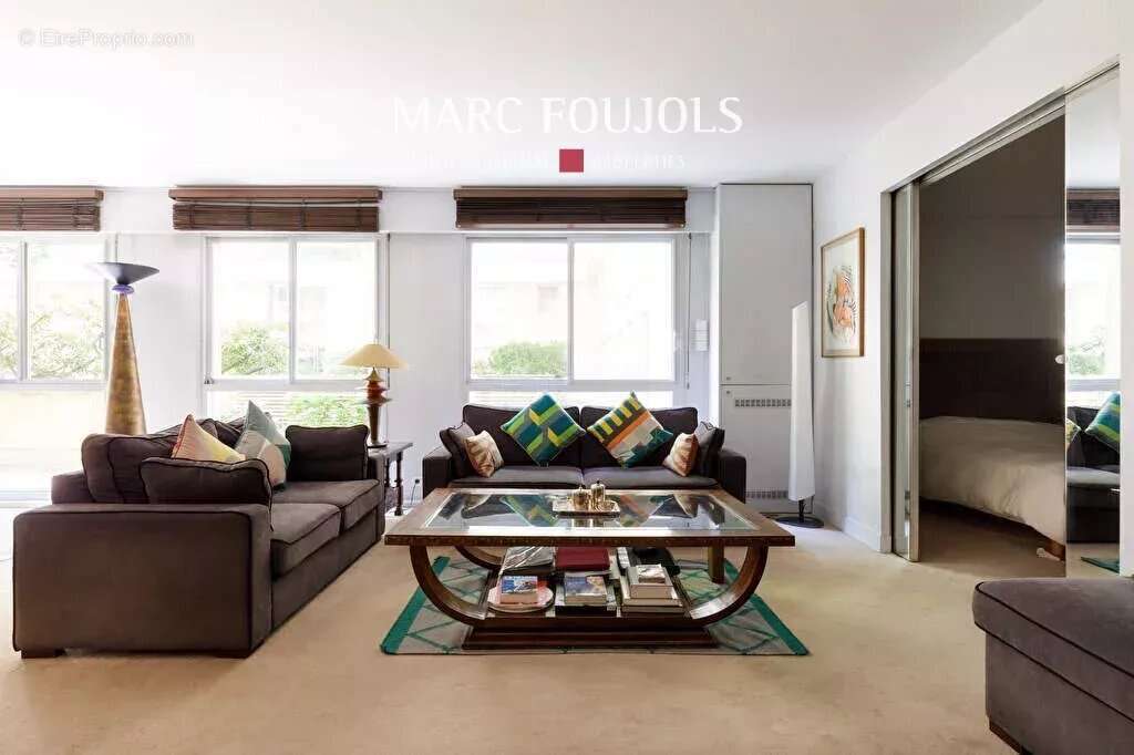 Appartement à PARIS-7E