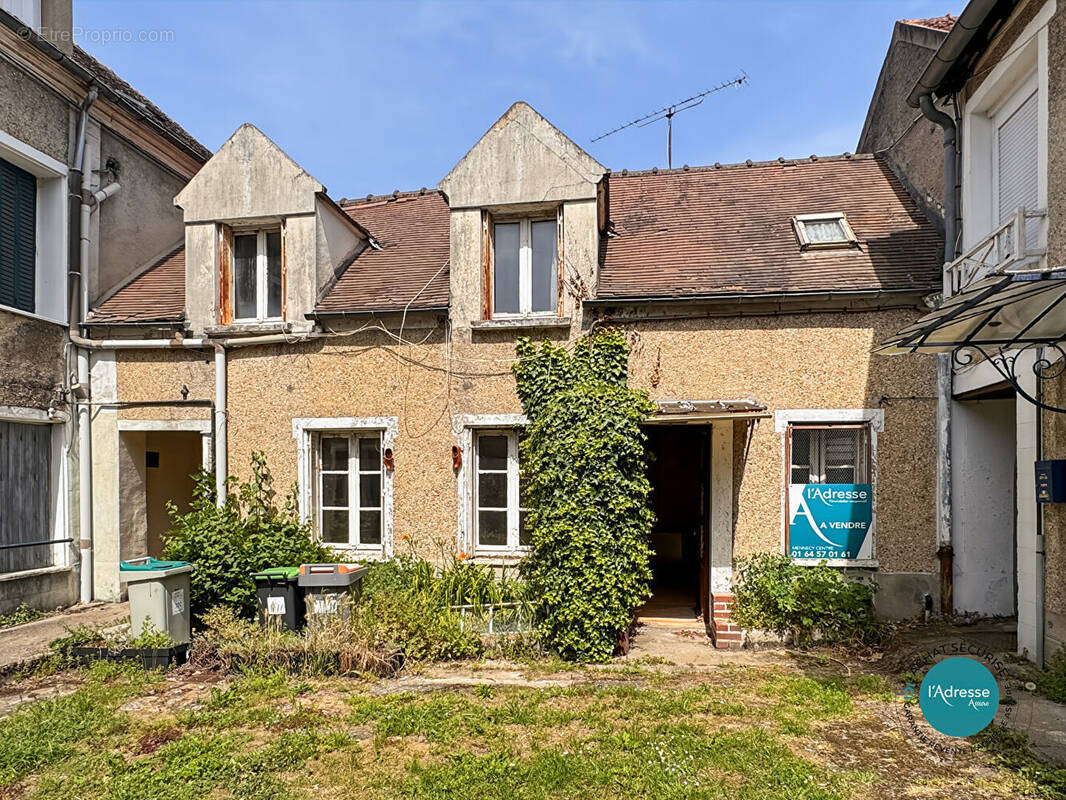 Maison à MENNECY