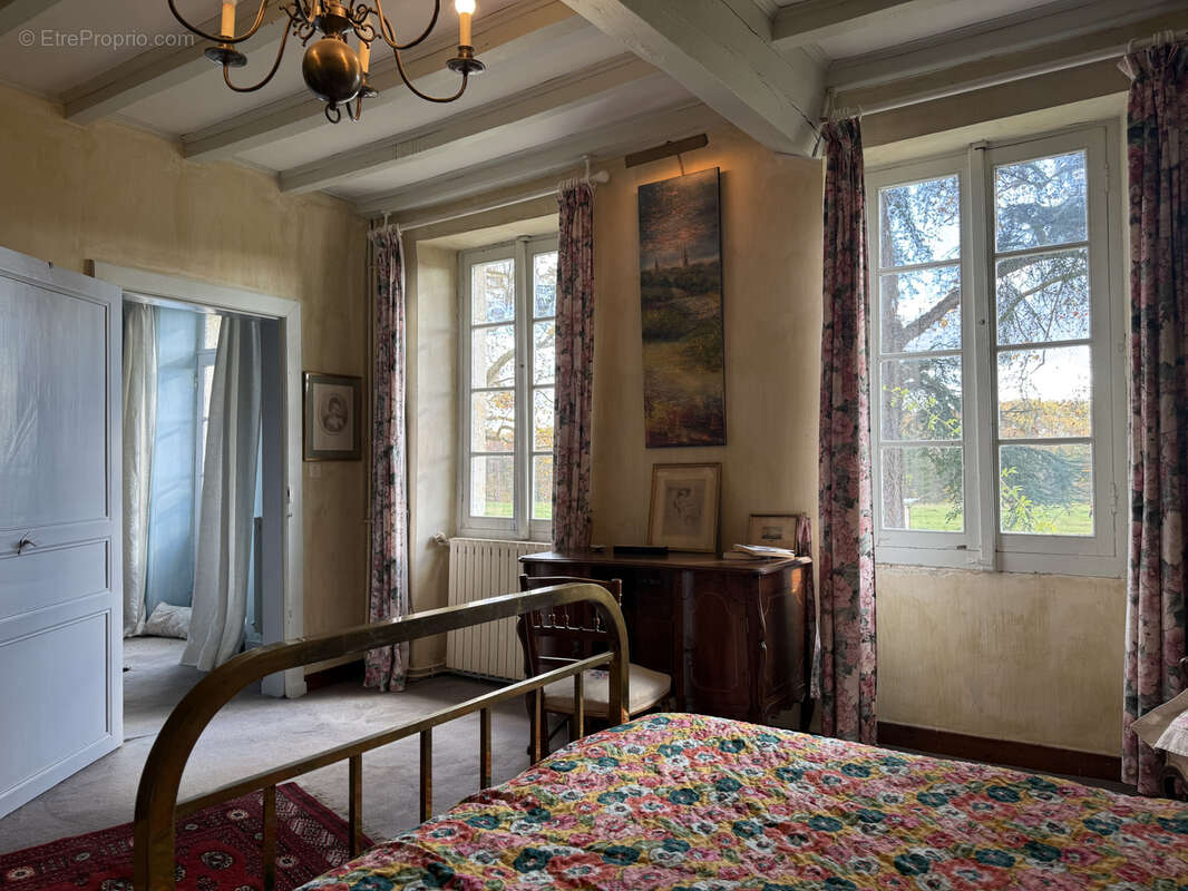 Maison de maitre avec dépendances et piscine au calme sur 11ha à Castelnau d’Auzan Labarrère - photo 14