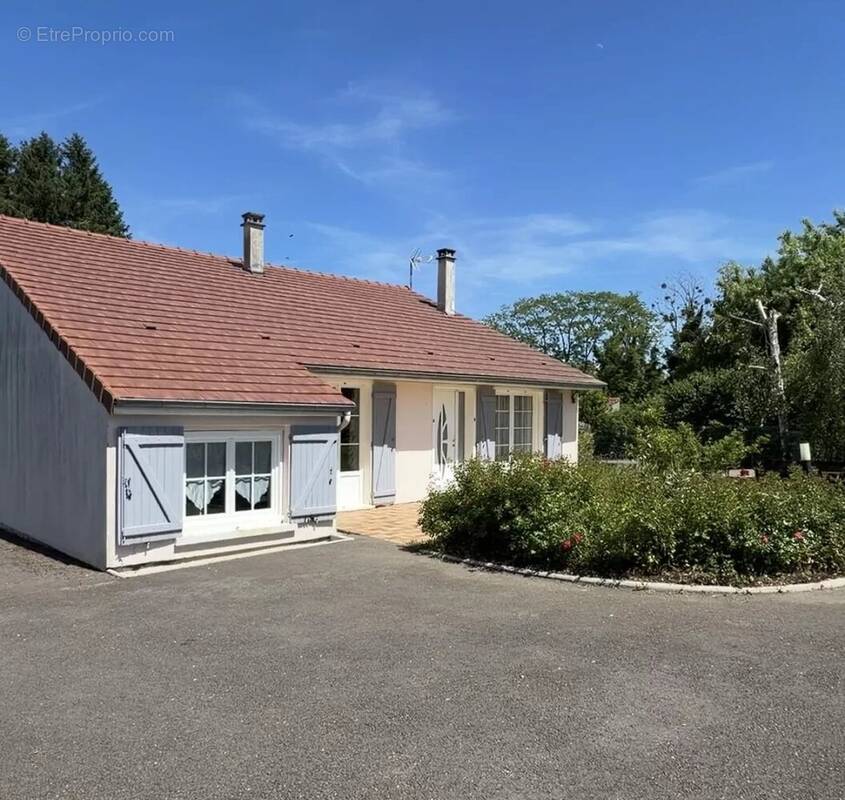 Maison à CHARBUY
