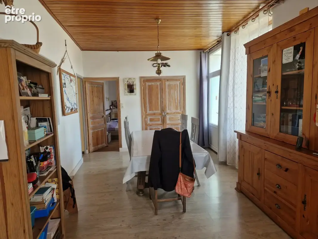 Maison ancienne à rafraîchir à l'entrée de Cadouère. - photo 5