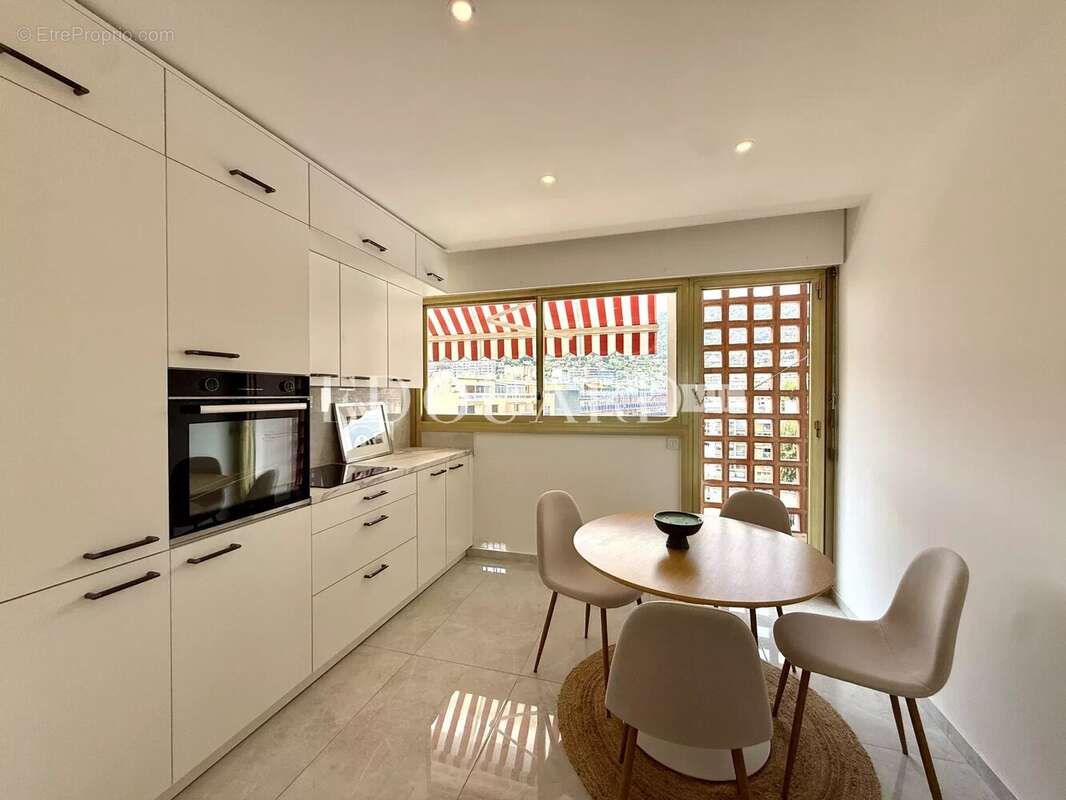 Appartement à ROQUEBRUNE-CAP-MARTIN