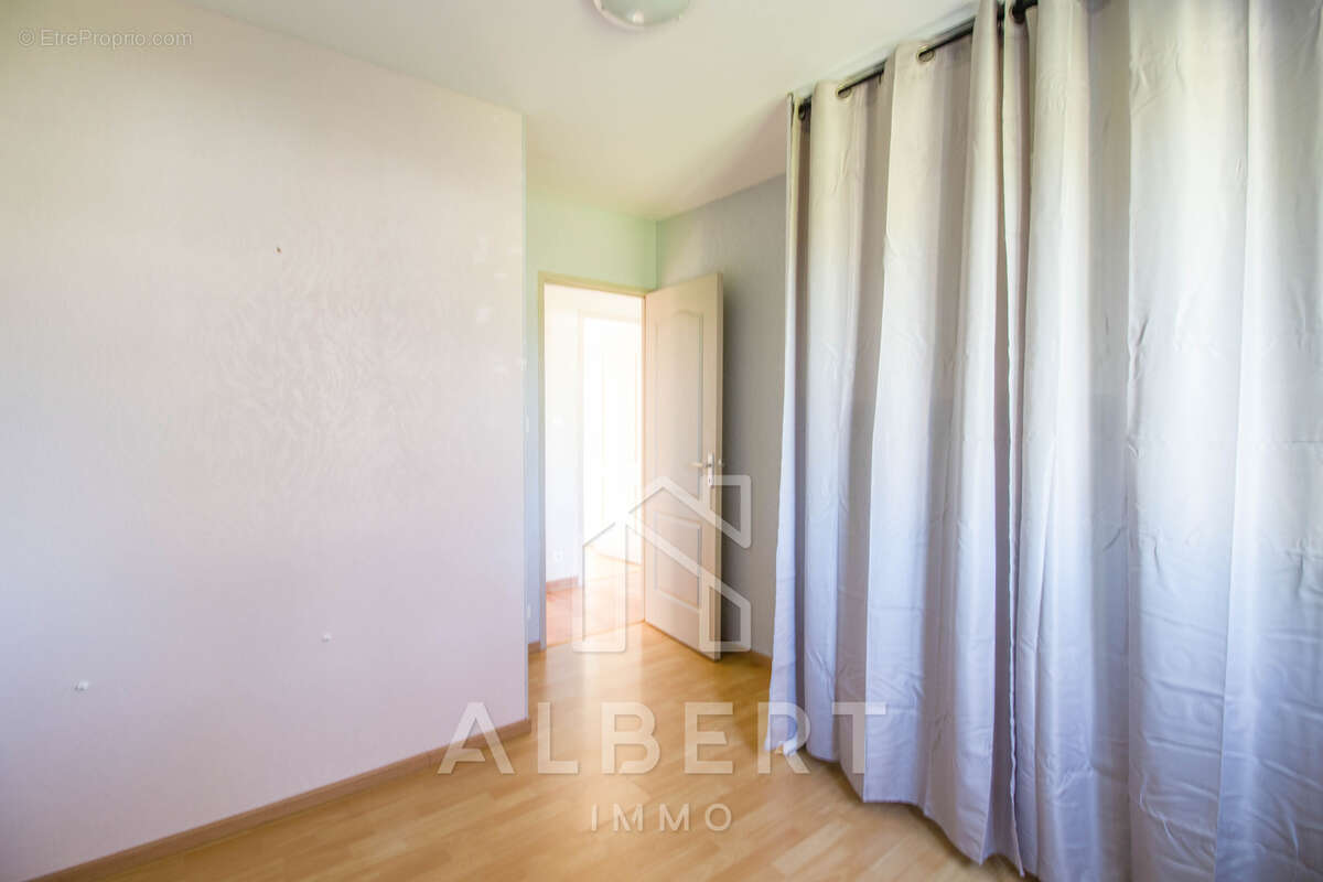 Maison à LONGUE-JUMELLES