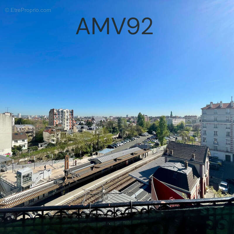 Appartement à LA GARENNE-COLOMBES