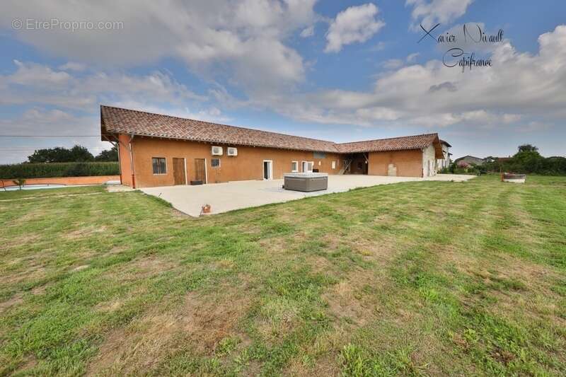 Maison à MONTREVEL-EN-BRESSE