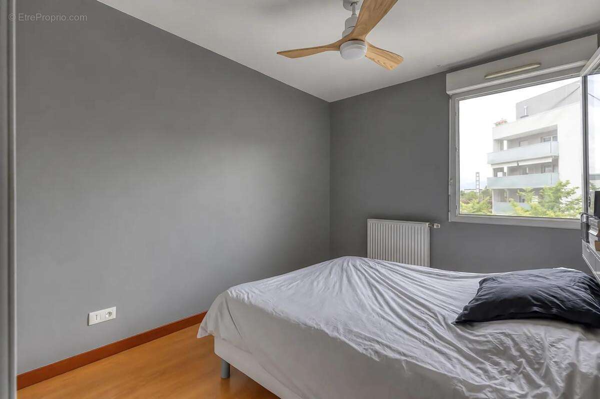 Appartement à SAINT-MARTIN-D'HERES