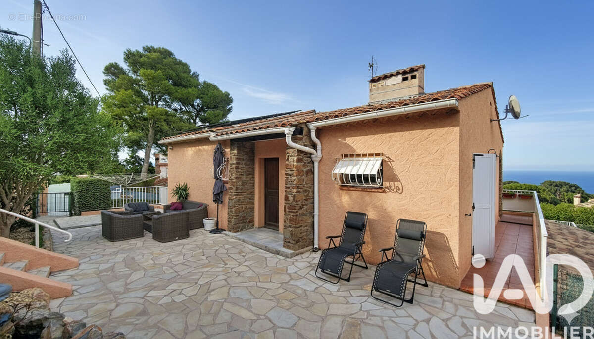 Photo 2 - Maison à ROQUEBRUNE-SUR-ARGENS