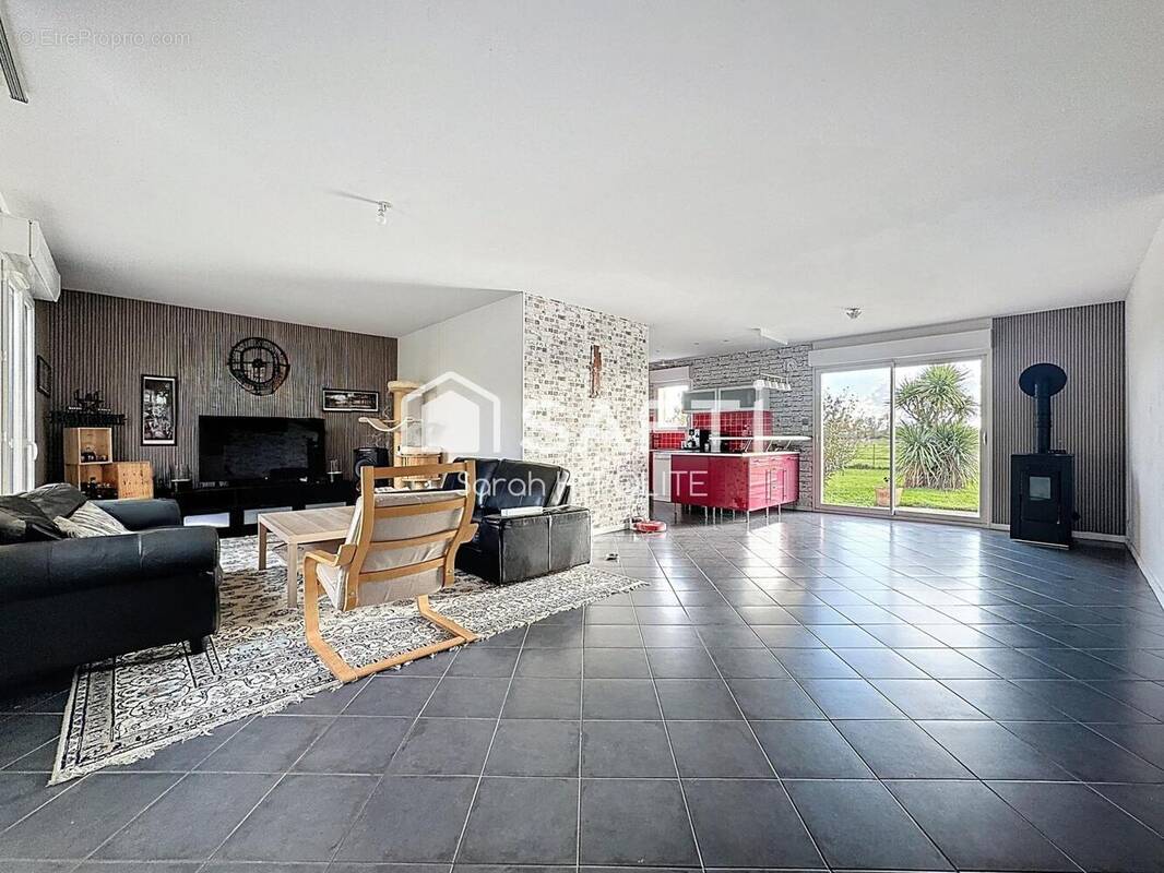 Photo 1 - Maison à ARVEYRES