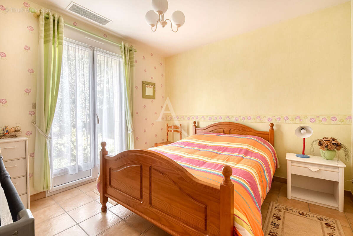 Maison à LA SALLE-DE-VIHIERS