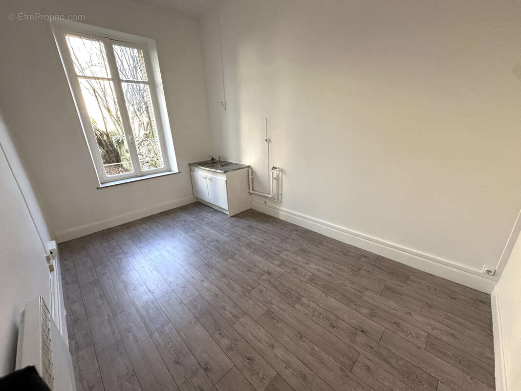 Local commercial 68 m2 - vitrine- jardin - photo 2