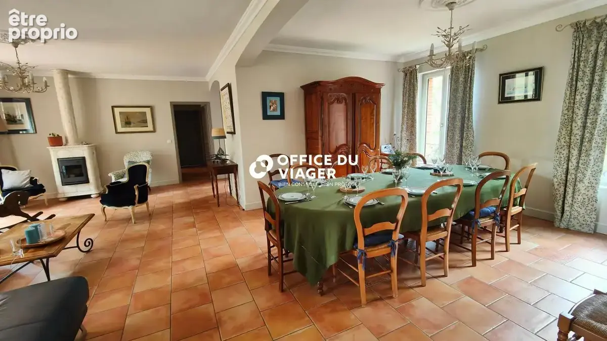 Maison - 9 pièces - 240 m² - photo 5