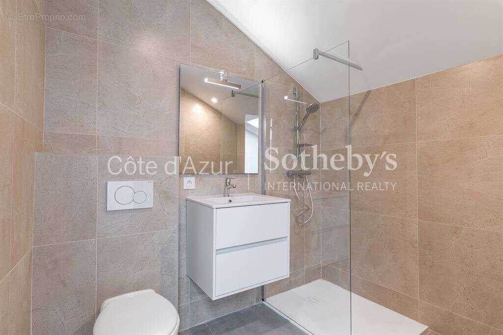 Appartement à ROQUEBRUNE-CAP-MARTIN