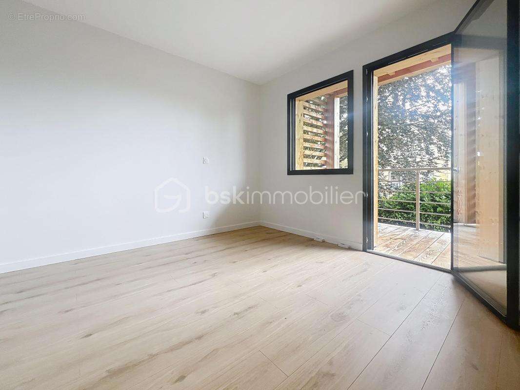 Maison à MEYLAN