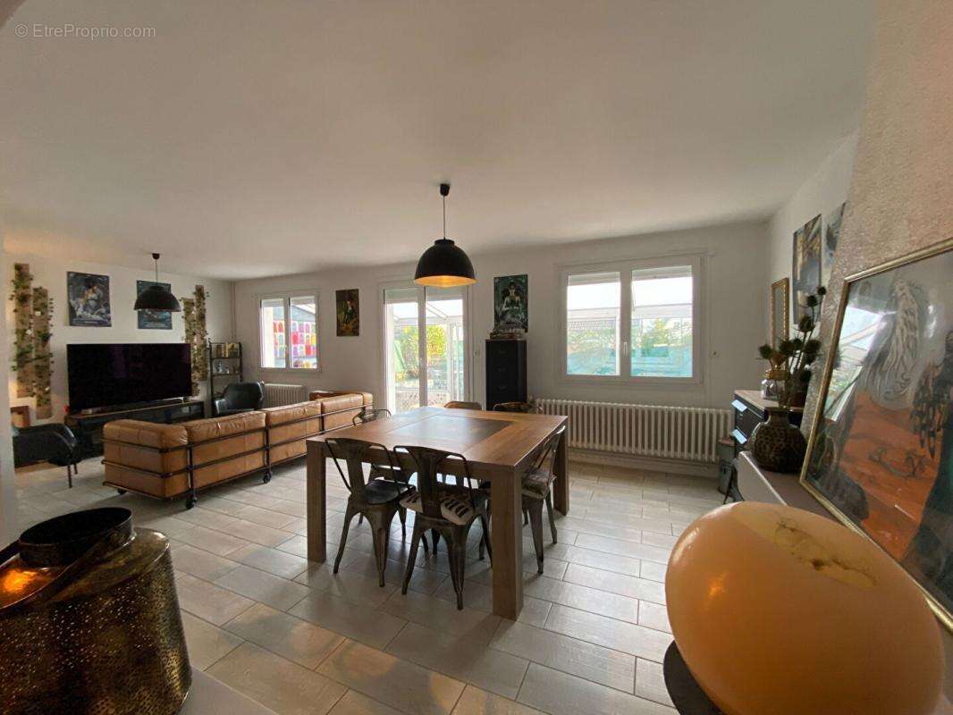 Maison à EQUEURDREVILLE-HAINNEVILLE