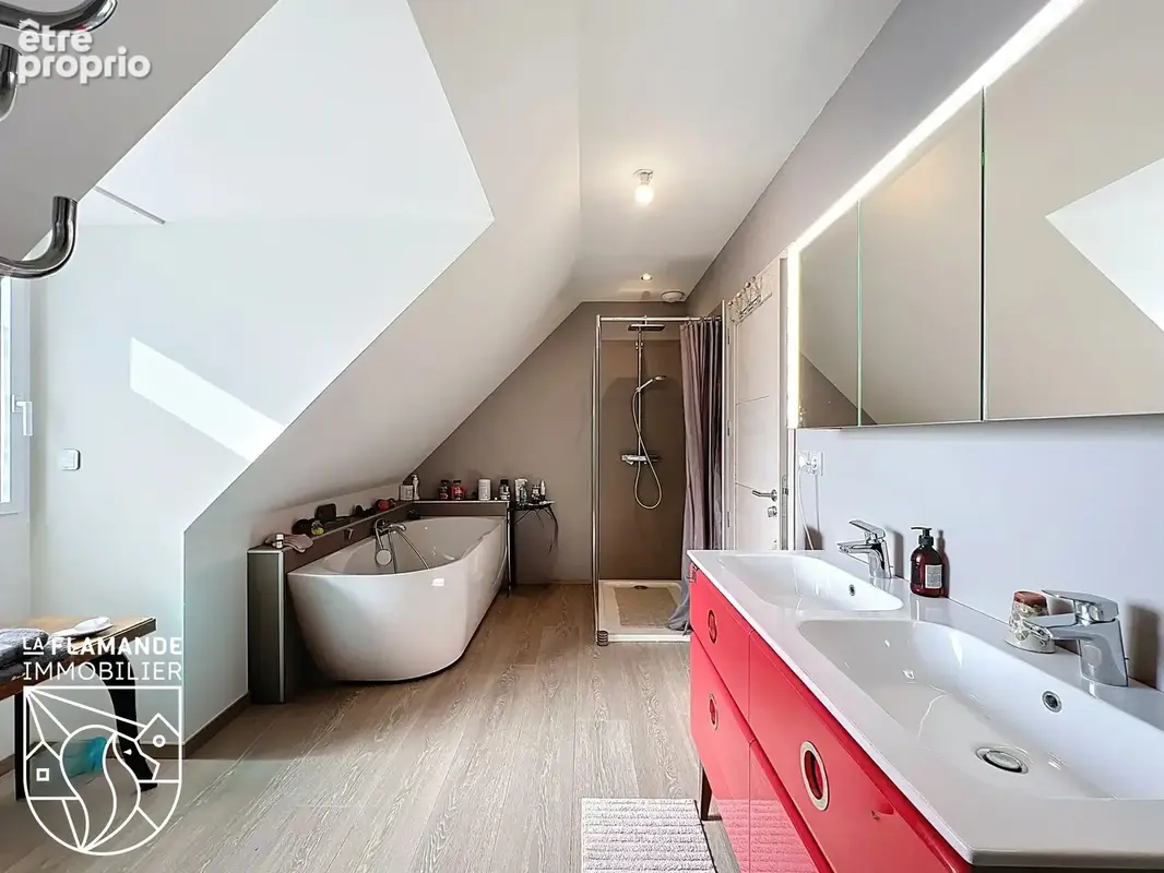 Maison d’architecte contemporaine sur terrain constructible de 2 500 m2 - photo 16