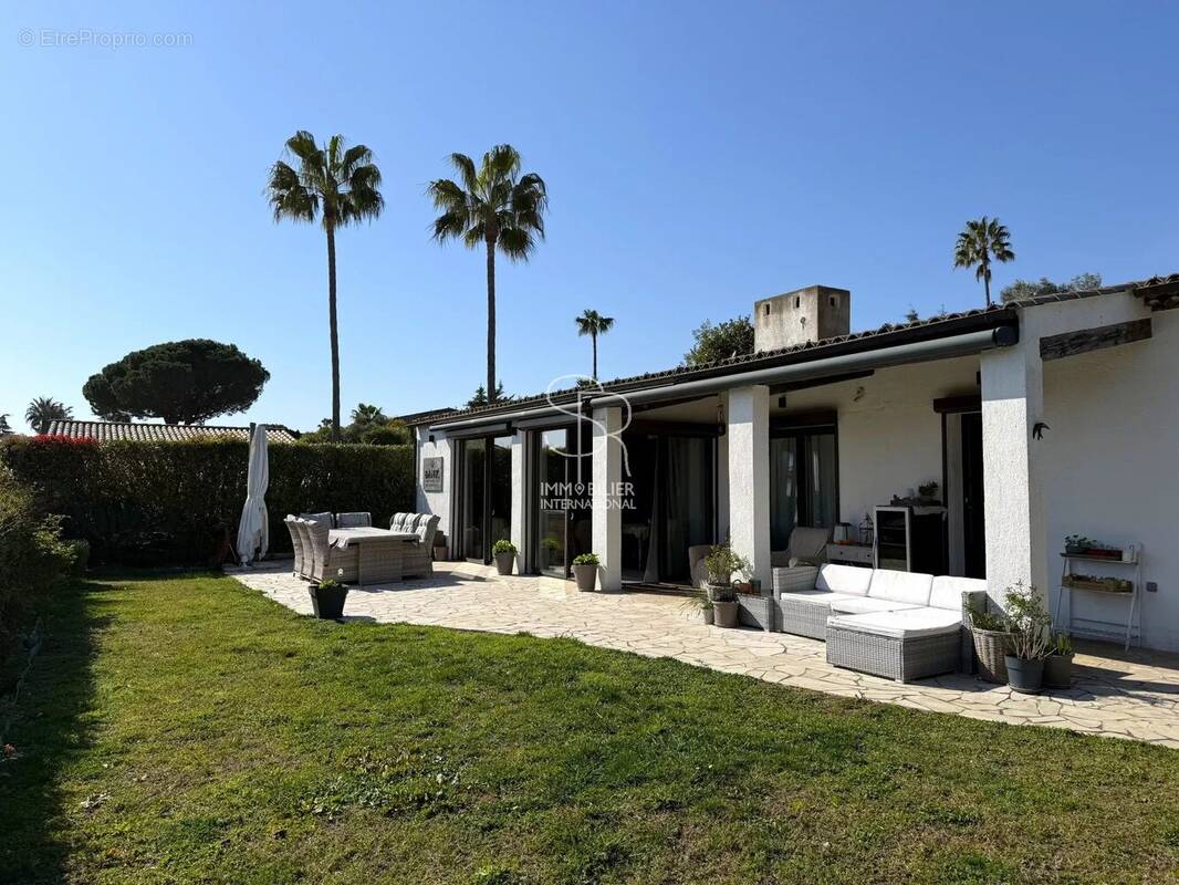 Maison à VILLENEUVE-LOUBET