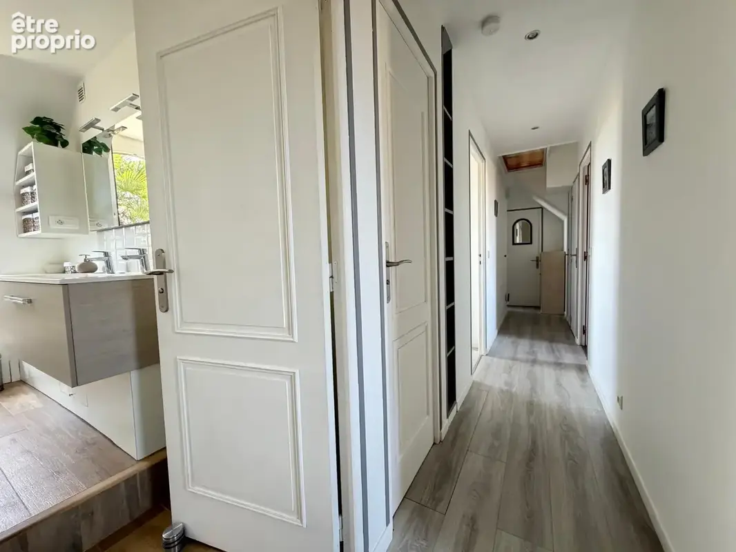 Charmante maison traditionnelle - 130 m2 habitables - 5 chambres - 396 m2 de terrain - photo 6