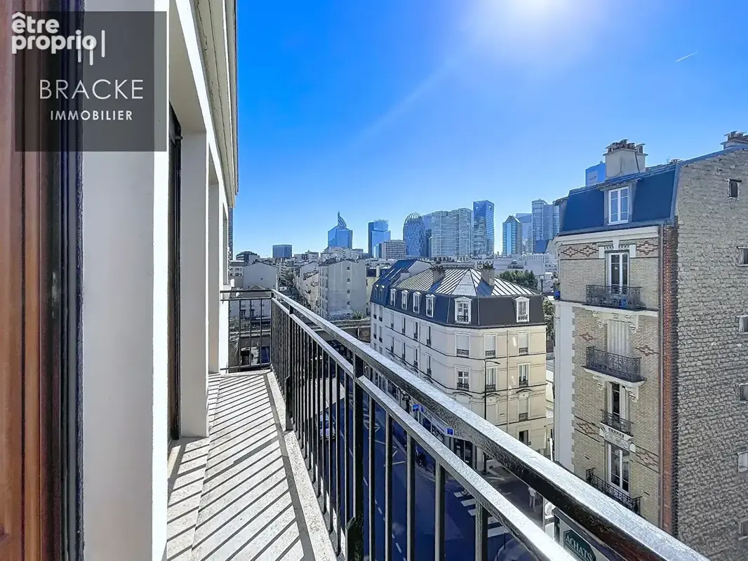 Appartement à COURBEVOIE