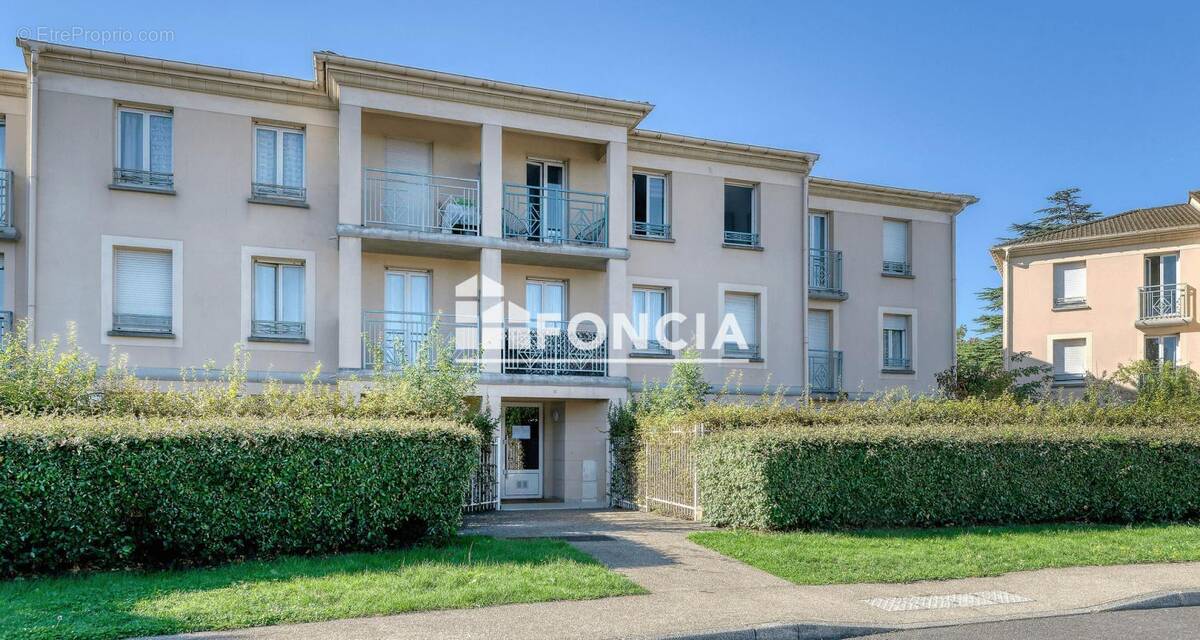 Appartement à SAINT-PIERRE-DU-PERRAY