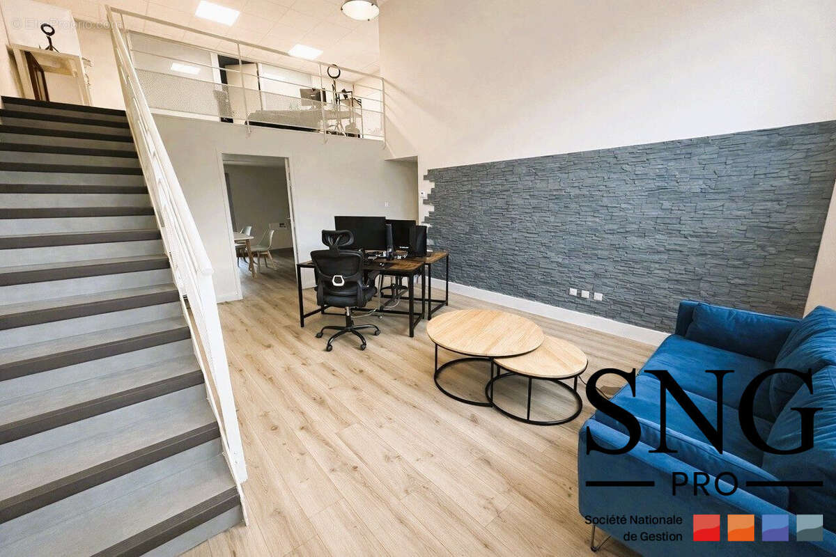 Commerce à VENELLES