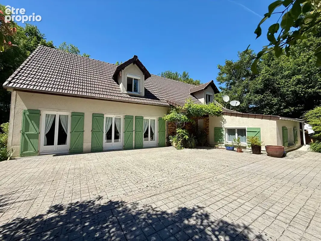 Maison à CRECY-LA-CHAPELLE