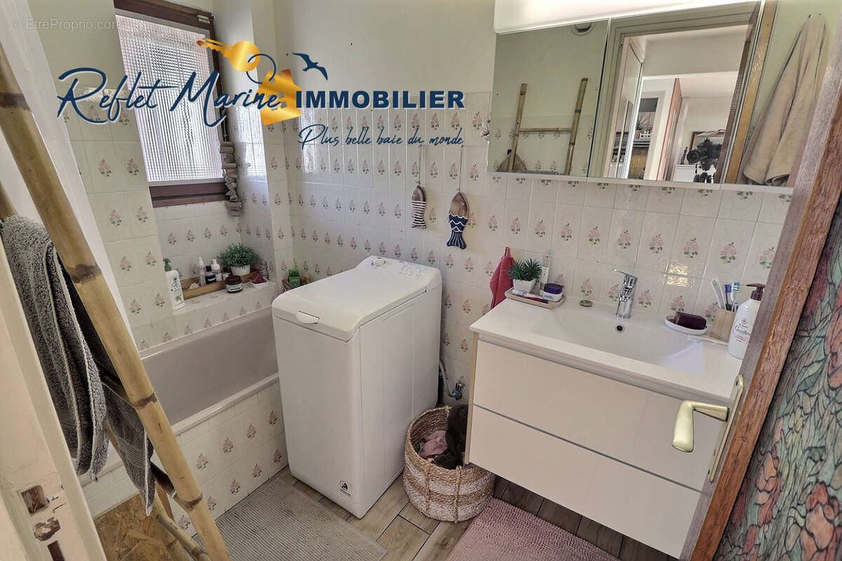 Appartement à SAINT-CYR-SUR-MER