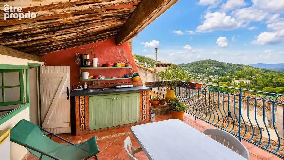 Vente maison de village avec terrasse centre Callas - photo 1