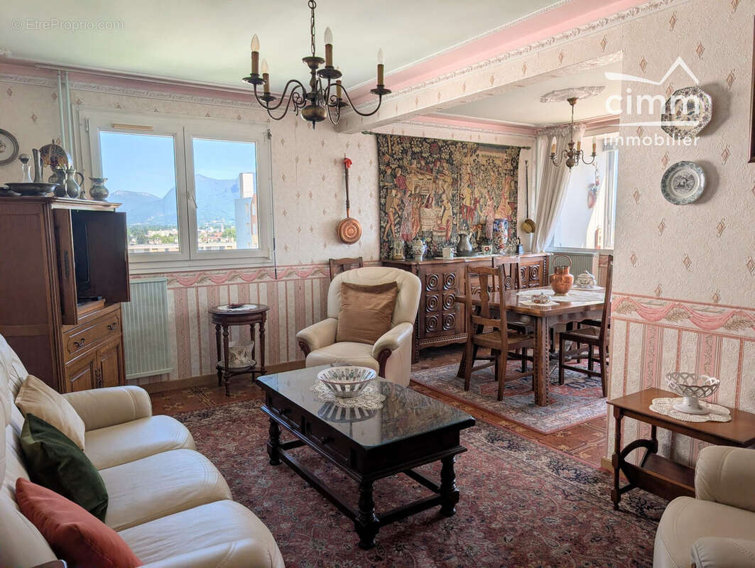 Appartement à SASSENAGE