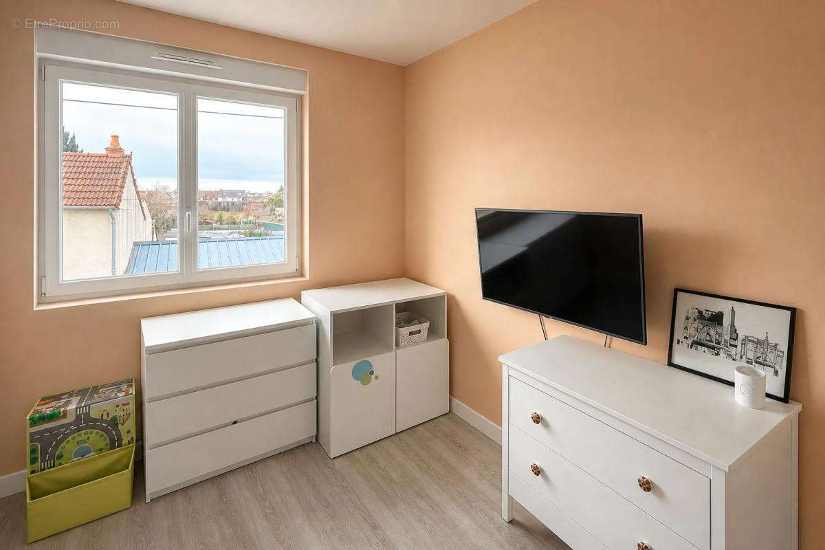 Appartement à YZEURE