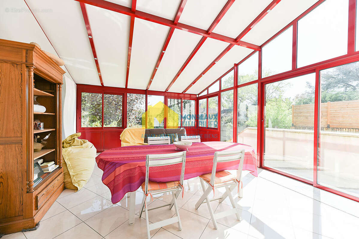 Maison à SAINTE-GENEVIEVE-DES-BOIS