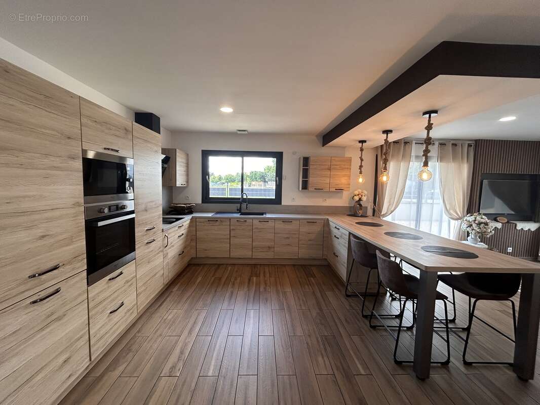 Maison à PARENTIGNAT