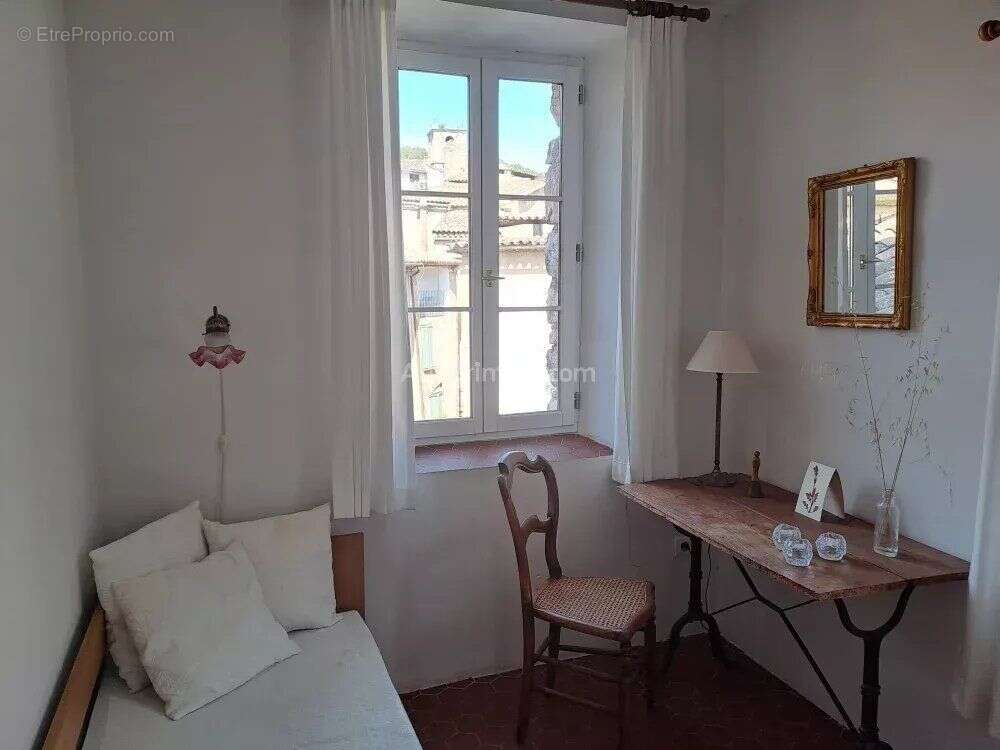 Maison à ENTRECASTEAUX