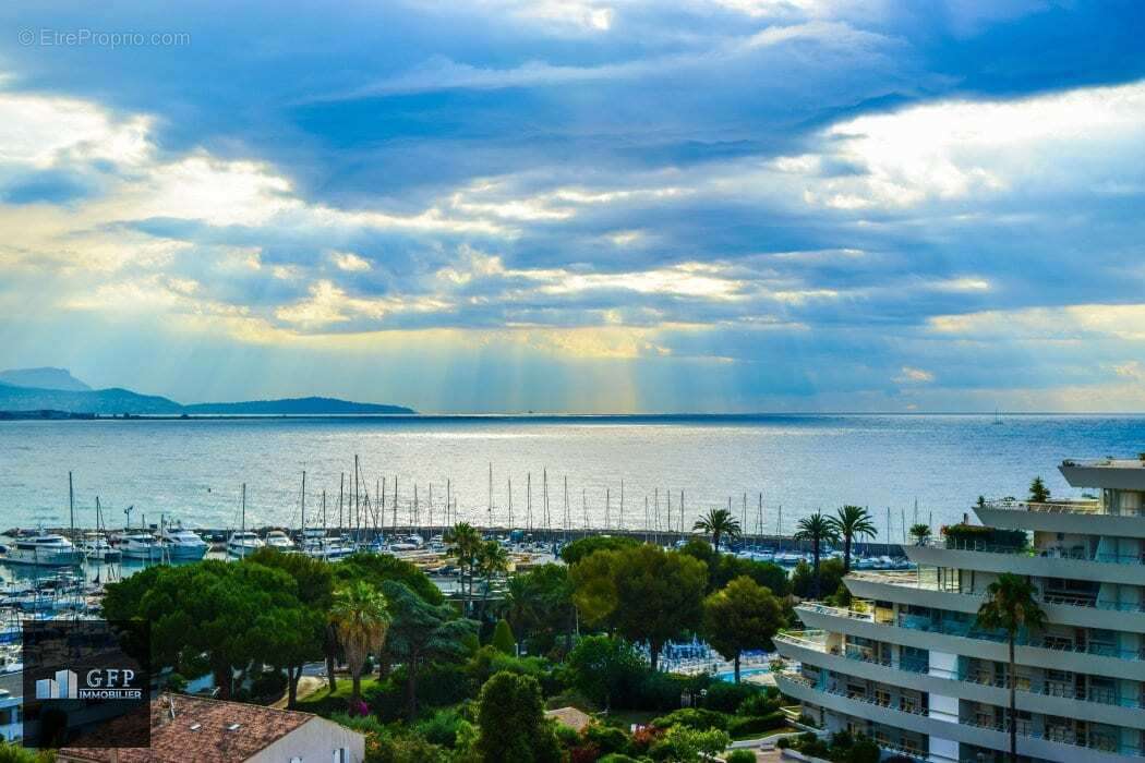 Appartement à VILLENEUVE-LOUBET