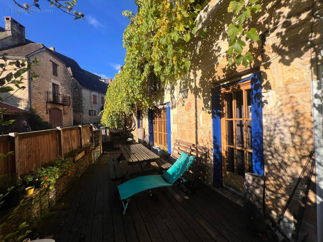 Maison à SALIGNAC-EYVIGUES