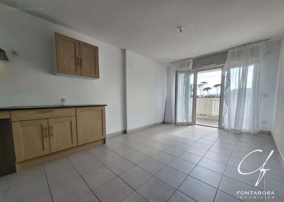 Appartement à LE MUY