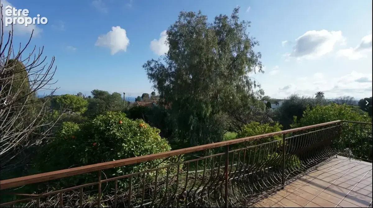 Sur la commune de Saint Paul de Vence, dans quartier calme et résidentiel, - photo 9