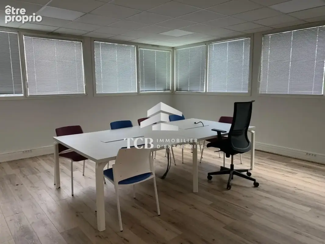 Commerce 776 m² à vendre à Nantes (44300) - photo 3