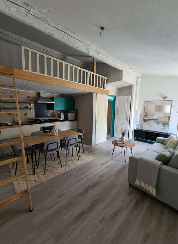 Appartement à PENNAUTIER