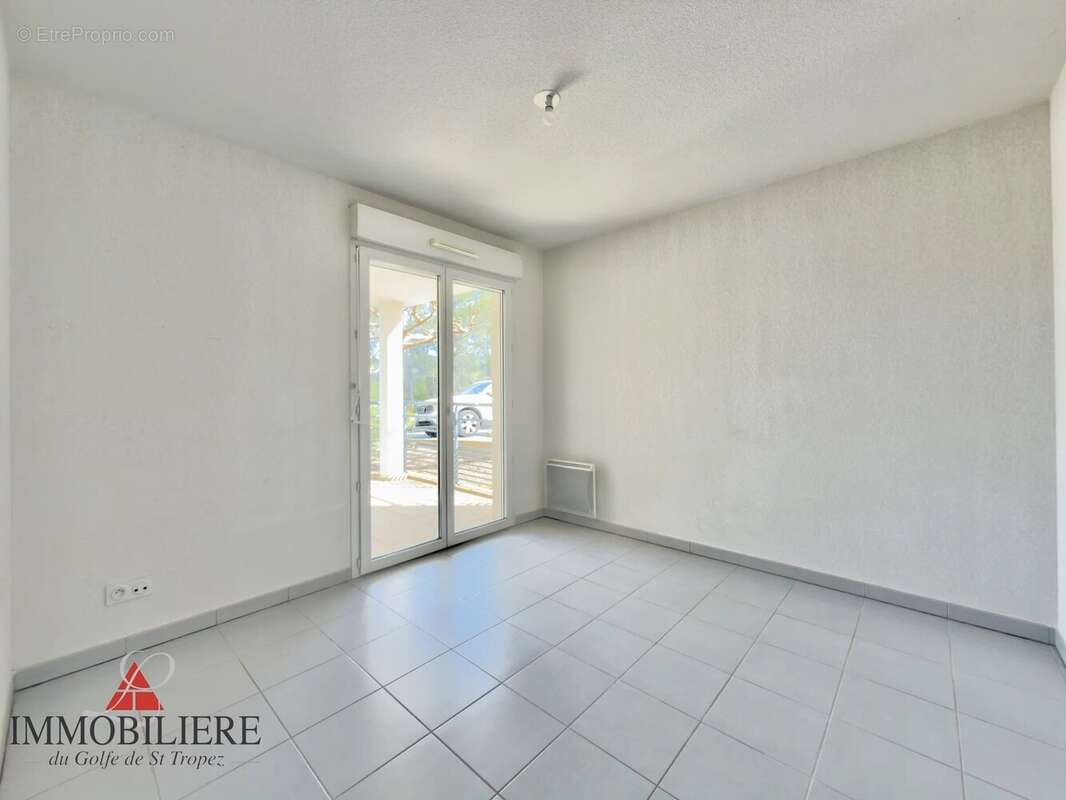 Appartement à ROQUEBRUNE-SUR-ARGENS