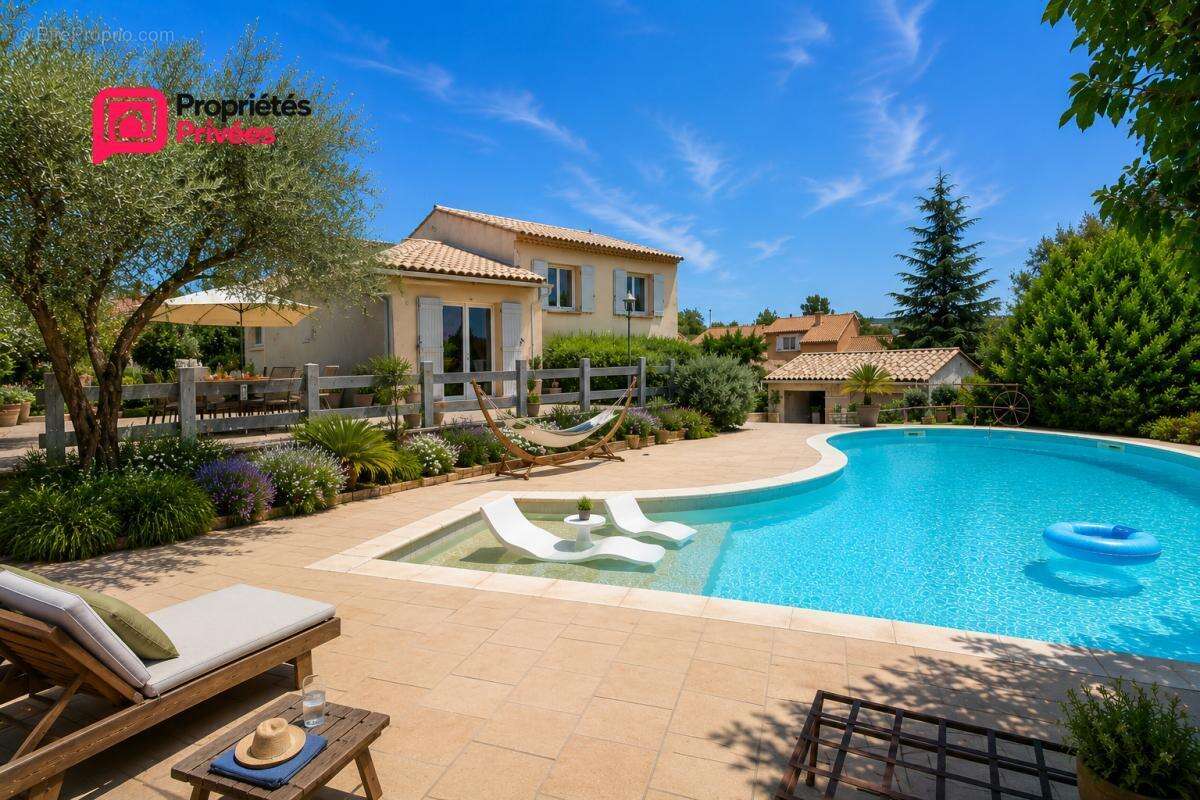 Villa Uzès . À seulement 10 minutes d'Uzès, à Foissac  7 pièce(s) 133 m2, 4 chambres avec piscine et dépendance de 40m2 type P2 - photo 2