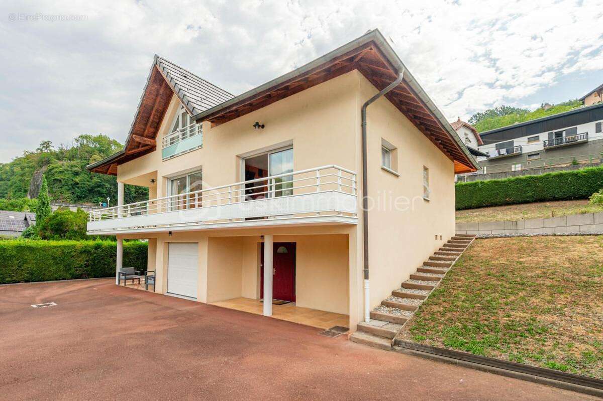 EXCLUSIVITE :  villa contemporaine 155 m2 + sous sol au calme et proche centre ville ALBERTVILLE - photo 2
