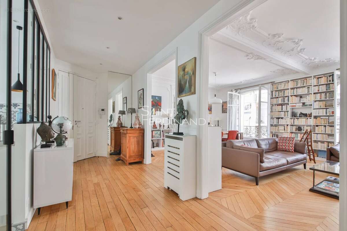 Appartement à PARIS-17E