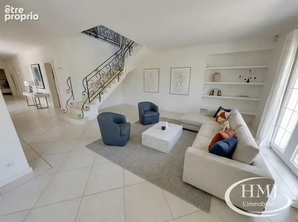 Maison 8 pièces 212 m² à vendre à Courcouronnes (91080) - photo 3
