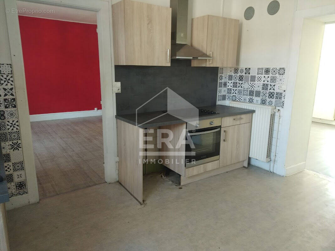 Appartement à GRANGES-SUR-VOLOGNE