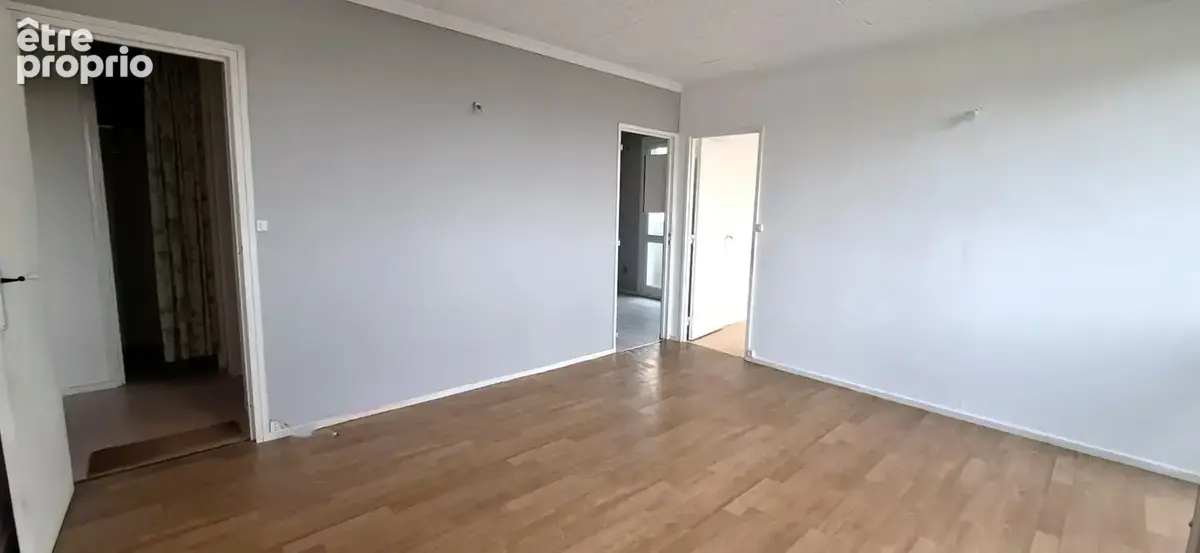 Appartement 2 pièces à vendre dans résidence recherchée avec Ascenseur, Quartier Remicourt SAINT QUENTIN (02) - photo 2