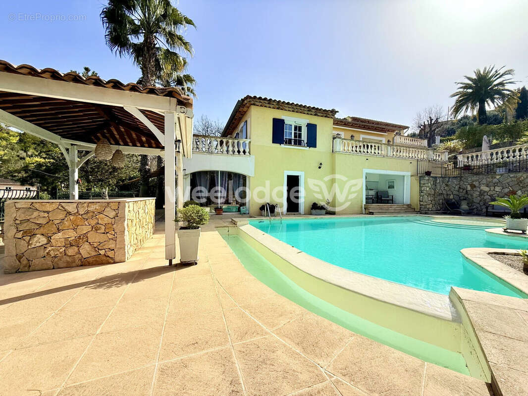 Maison à MANDELIEU-LA-NAPOULE